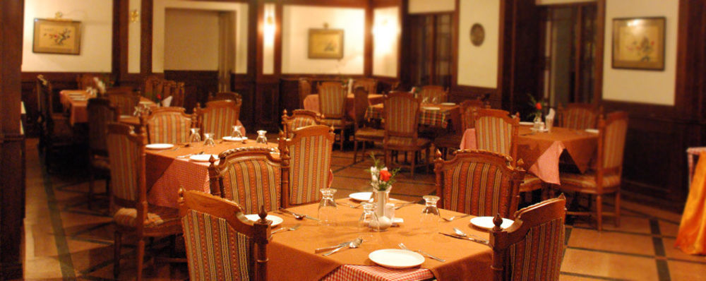 Ats Willingdon Hotel Kochi Bagian luar foto