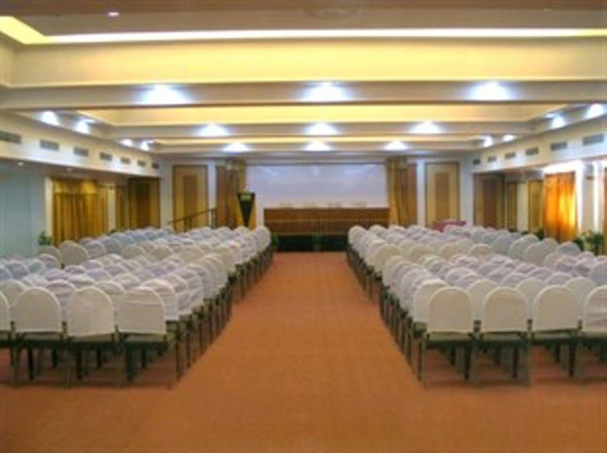 Ats Willingdon Hotel Kochi Bagian luar foto