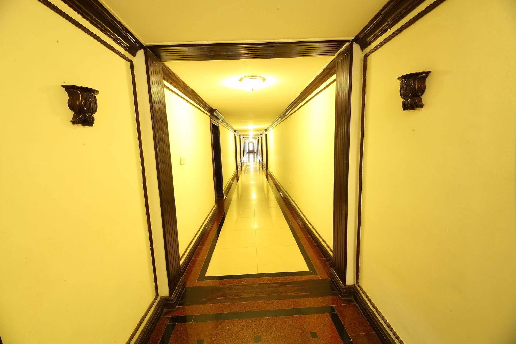 Ats Willingdon Hotel Kochi Bagian luar foto